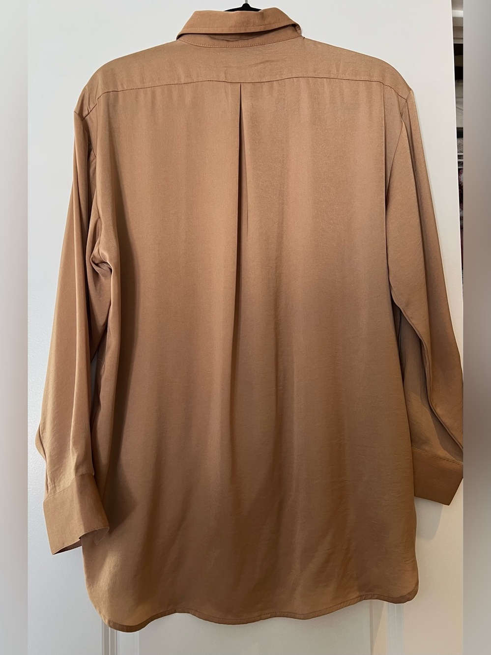 Banana Republic Women’s Brown Button-Down Shirt - Picture 2 of 5